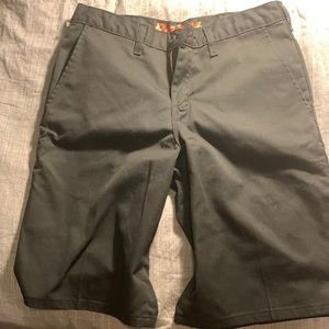 Dickies flexible and durable. NEVER WORN. Size regular